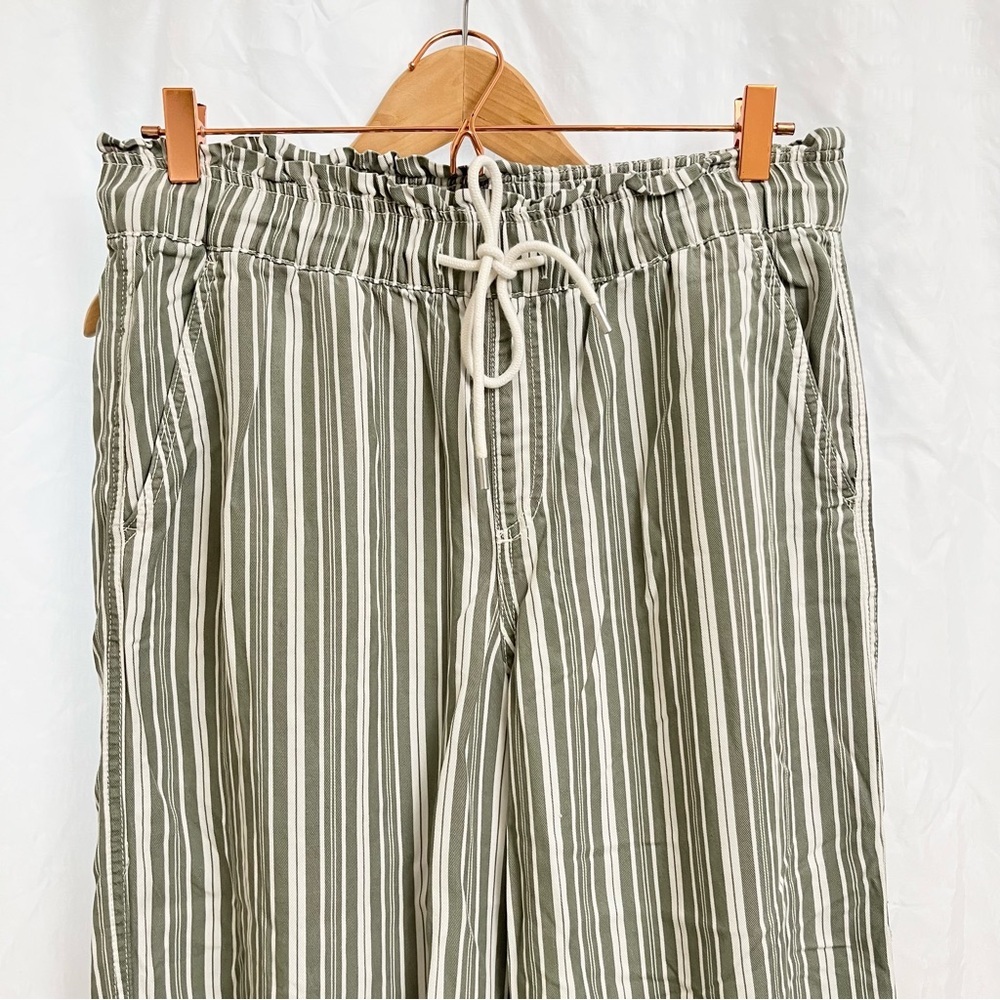 LOFT | MEDIUM EMORY WIDE LEG DRAWSTRING PANTS IN GREEN STRIPE - Picture 4 of 7